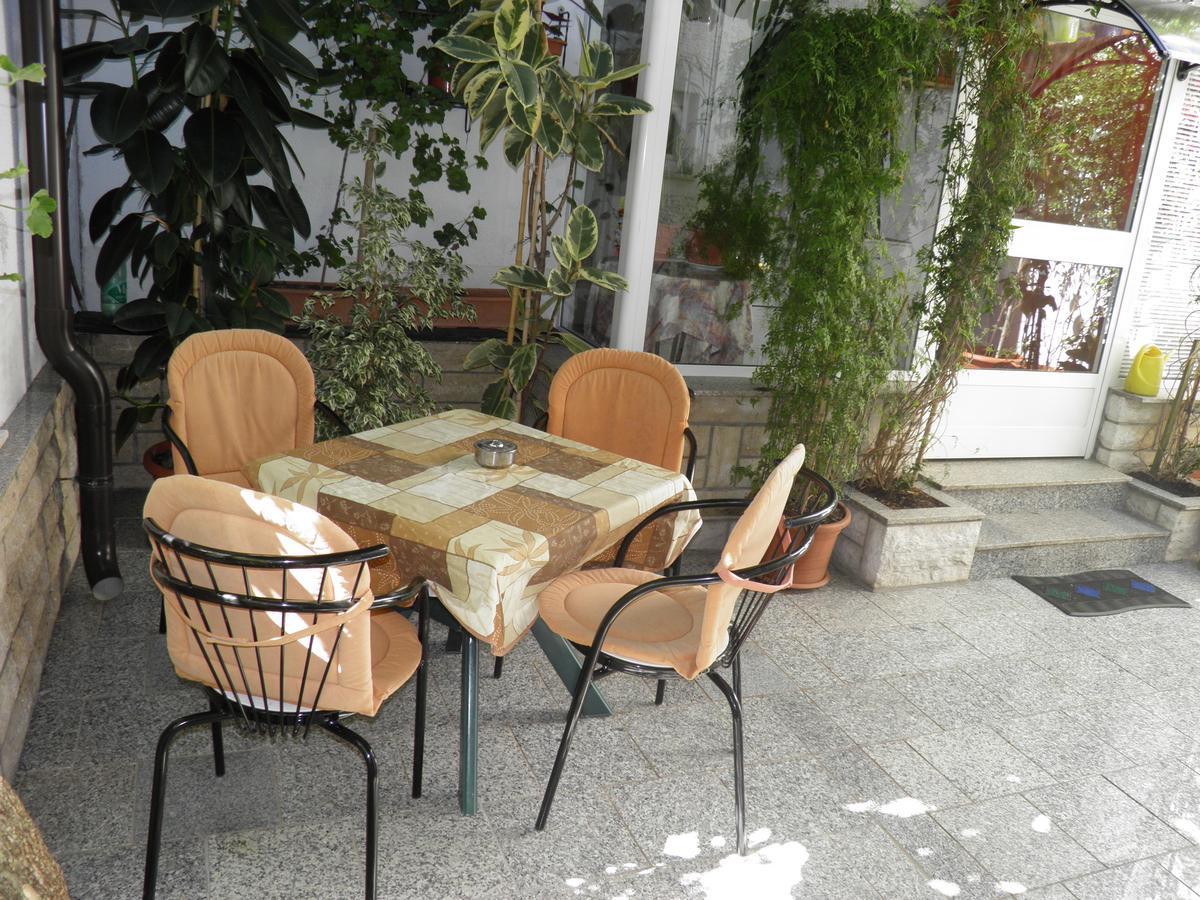 Apartment Mira Poreč Exteriör bild